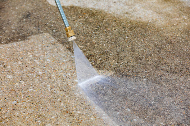 Best Pool Deck Cleaning  in Chattahoochee, FL