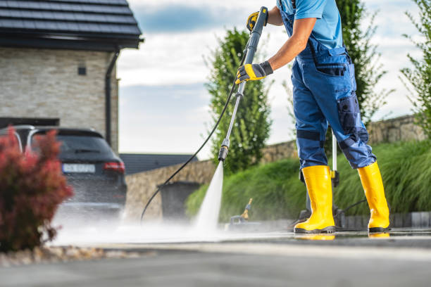 Professional  Pressure Washing Services in Chattahoochee, FL