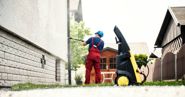 Best Driveway Pressure Washing  in Chattahoochee, FL